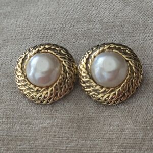 SOLD-CHANEL Vintage Earrings Filigree Twisted Gold Metal & Pearl